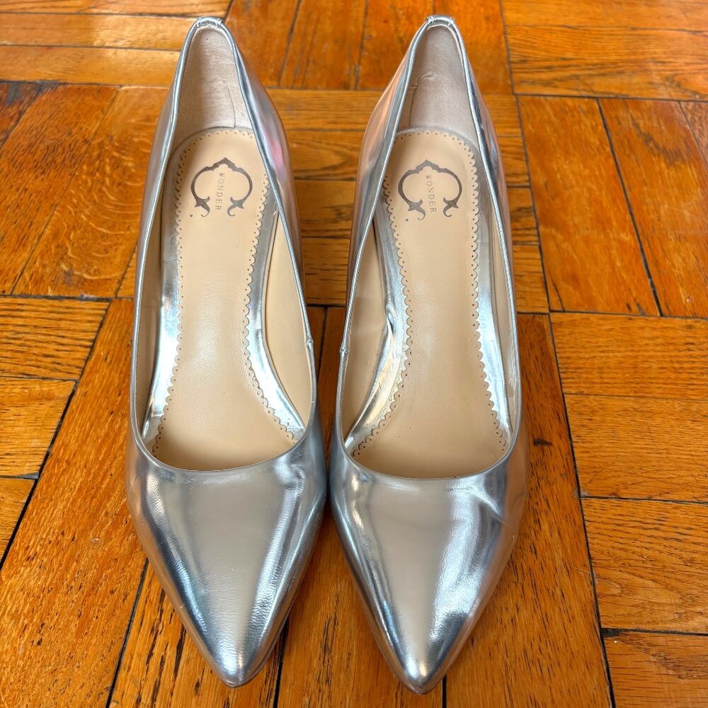 C WONDER | Silver Specchio  Pointed Toe Pump | Size 7